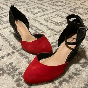 Torrid 9W red & black heels